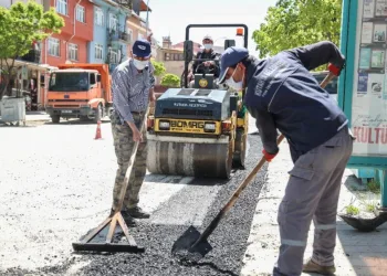 Bahçeli̇evler Mahallesi̇ne Asfalt