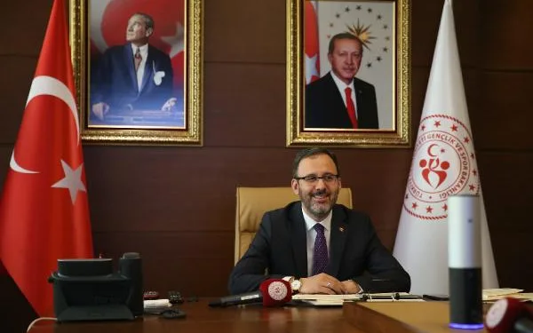 Bakan Kasapoğlu: Sporda ithal eden değil, ihraç yapan ülkeye dönüşmeliyiz