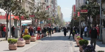 Vali koronavirüs rakamlarını açıkladı: “800 vaka, 56 ölü”