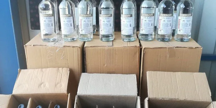 Bandırmada Kaçak Tütün Ve İçki̇ Operasyonu