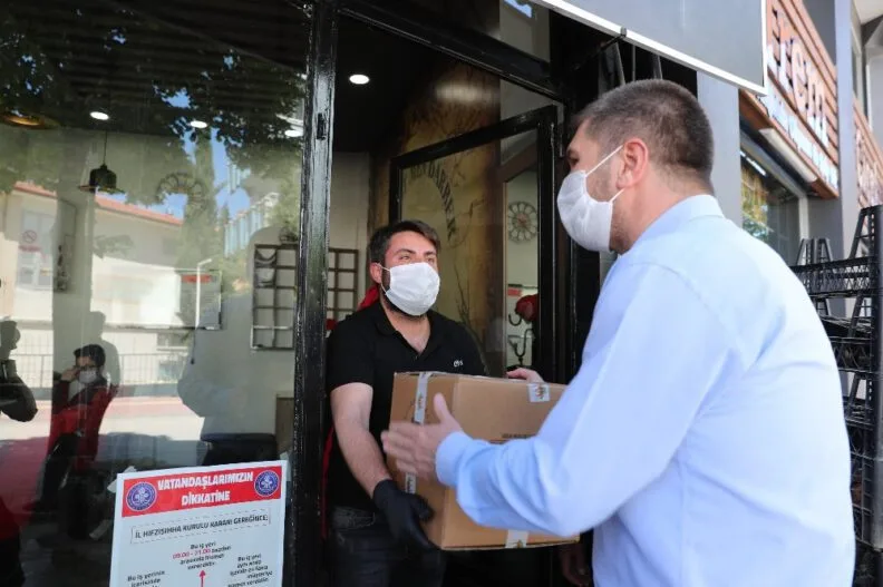 Başkan Ercengi̇zden Berberlere Destek