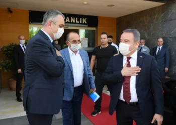Başkan Esen, Böcek Ve Başaranı Ağırladı