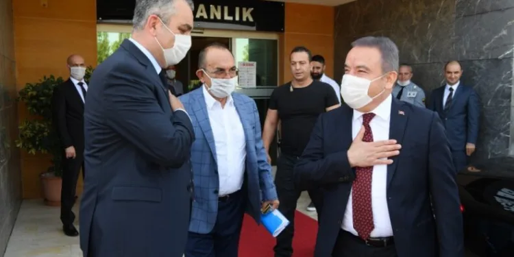 Başkan Esen, Böcek Ve Başaranı Ağırladı