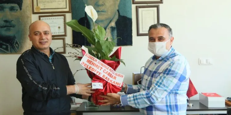 Başkan Mehmet Cabbardan Eczacılar Günü Mesajı