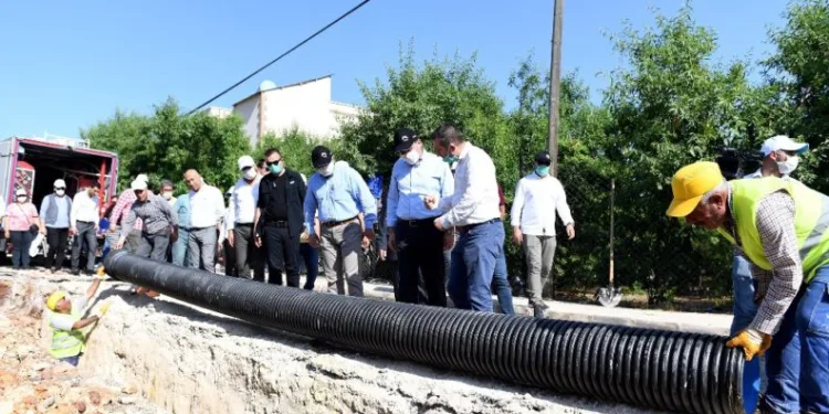 Başkan Seçer, Kanali̇zasyon Hattı Çalışmalarını İnceledi̇