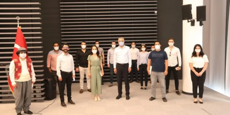Başkan Tarhan Gençlerle Buluştu
