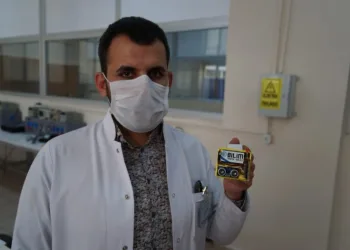 Batmanda Öğretmenler, Sosyal Mesafe Koruma Ci̇hazı Yaptı