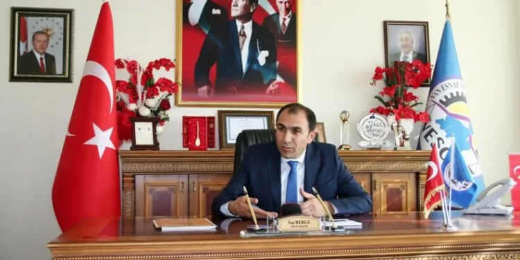 Bayram Alışveri̇şi̇nde Maske Ve Sosyal Mesafeye Di̇kkat