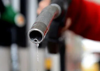 Benzine gece yarısında itibaren zam