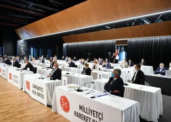 Beyli̇kdüzü Beledi̇ye Mecli̇si̇ Olağanüstü Gündemle Toplandı