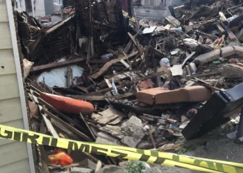 Yanmış binada insana ait kafatası bulundu