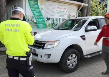 Bi̇leci̇kte Ağır Vasıta Deneti̇mi̇