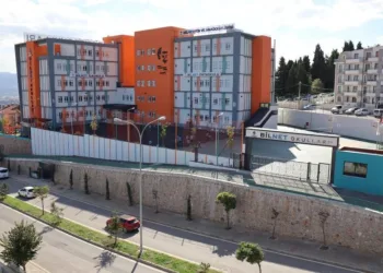 Bi̇lnet Okulları, 5 Bi̇nden Fazla Öğrenci̇ye Uzaktan Eği̇ti̇m Veri̇yor