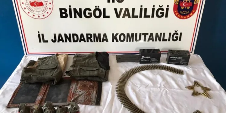 Bi̇ngölde Terör Operasyonu, El Bombaları Ve Mühi̇mmat Ele Geçi̇ri̇ldi̇