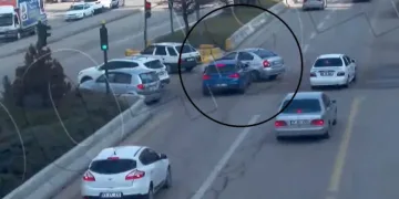 Bir anlık dikkatsizlik kazaya neden oldu