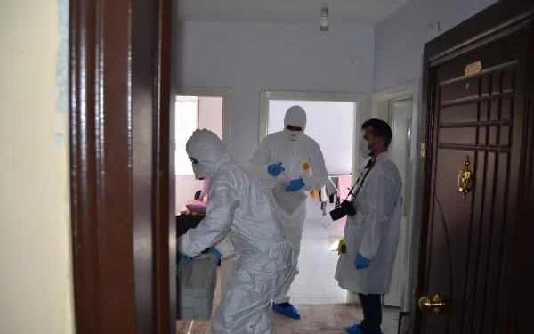 Eşini çocuklarının gözleri önünde öldürüldü