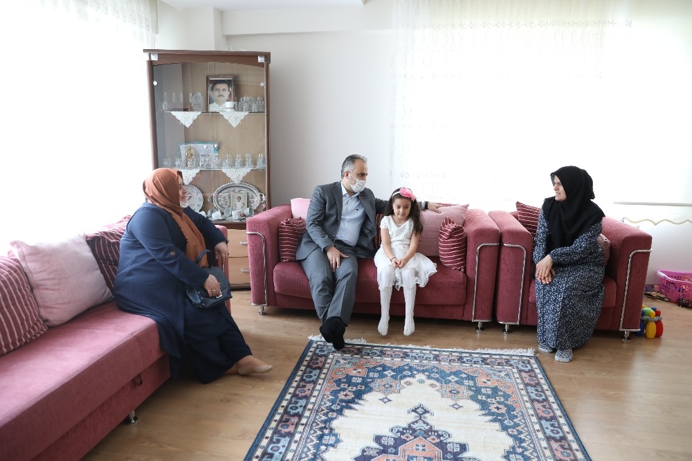 Başkan Aktaş'tan şehit ailelerine ziyaret