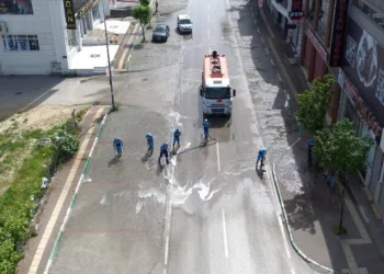 Vişne Caddesi’nde koronavirüs temizliği