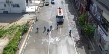 Vişne Caddesi’nde koronavirüs temizliği