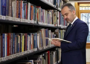 Bursa’da 3 bin kitap hediye edildi