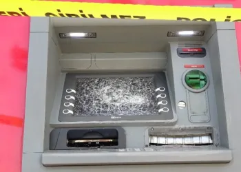 Bursa’da ATM’leri parçalayan kadın: “Cinnet Getirdim”