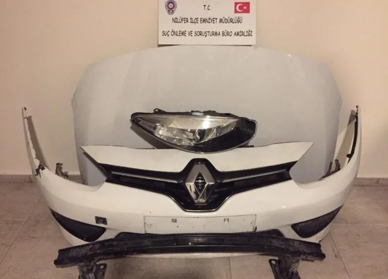 Bursa’da çalıntı araçlar parçalanmış halde bulundu