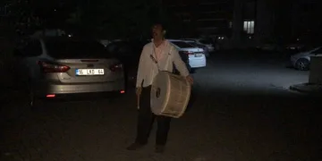 Bursa’da gönüllü davulcular sokaklarda