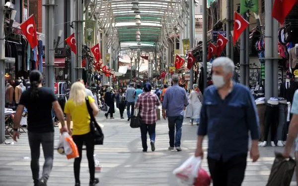 Yasak öncesi Bursa halkı yine sokaklarda