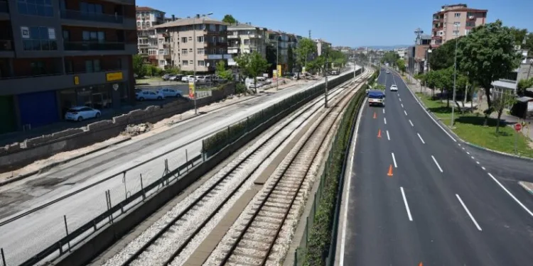 Bursa’da yollar yeni̇leni̇yor