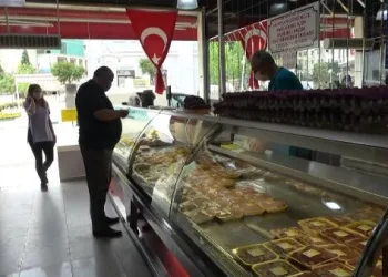Bursa’da kasaplar, yasakta hizmet vermeye devam etti