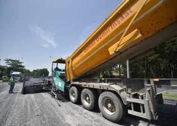 Bursa’da 70 bin ton asfalt zeminle buluştu