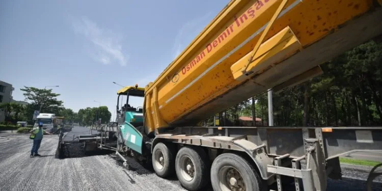 Bursa’da 70 bin ton asfalt zeminle buluştu