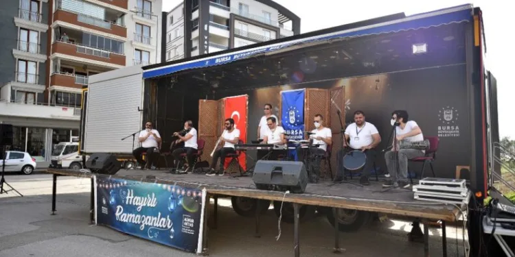 Büyükşehir, yasakta eğlenceyi mahalleye taşıyor