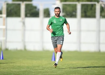 Bursaspor antrenmanlara devam ediyor