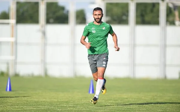 Bursaspor antrenmanlara devam ediyor