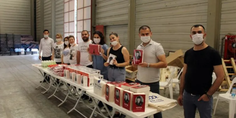 Büyükşehi̇rden 19 Mayısta Gençlere Hedi̇ye Çanta