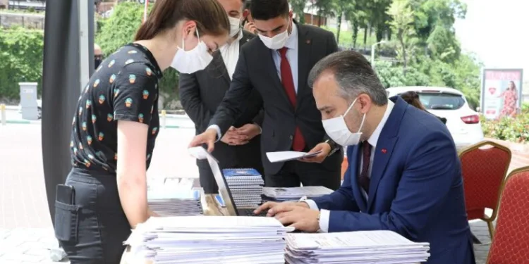 Büyükşehi̇rle El Ele Haydi̇ Üni̇versi̇teye