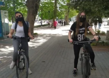 Cadde Ve Sokaklar Gençleri̇n