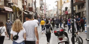 Çanakkale’de gençler sosyal mesafe kuralını hiçe saydı