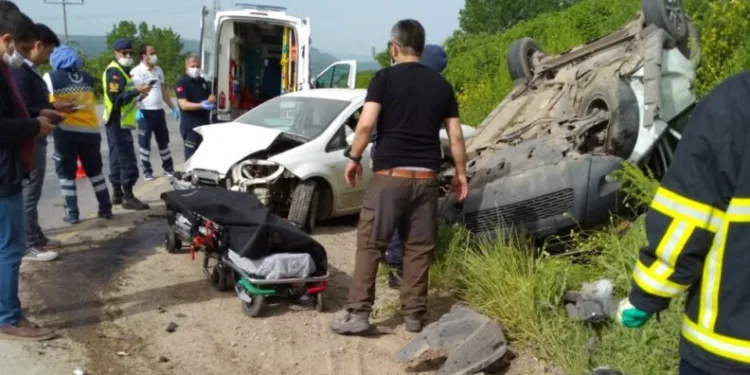 Çanda Trafi̇k Kazası: 1 Ölü, 2 Yaralı