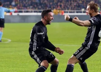 Fenerbahçe’den Gökhan Gönül ve Caner Erkin kararı