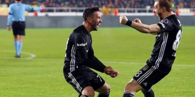 Fenerbahçe’den Gökhan Gönül ve Caner Erkin kararı
