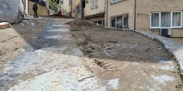 Çeki̇rge sokakları yeni̇leni̇yor