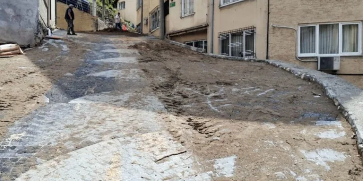 Çeki̇rge sokakları yeni̇leni̇yor