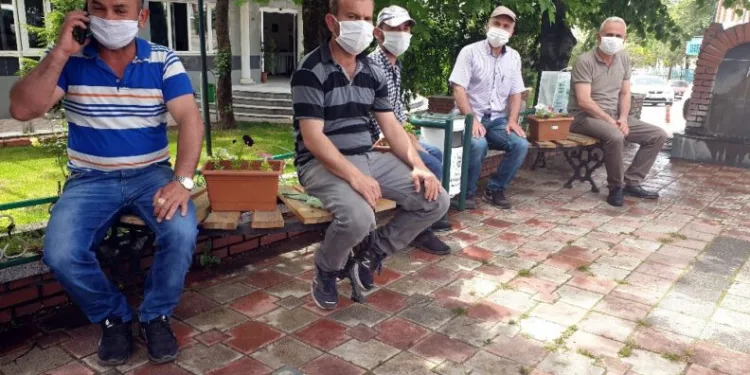 Bursalılar koronadan çiçekle korunuyor
