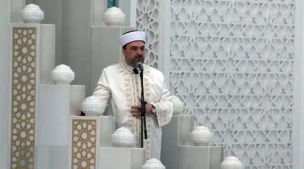 Cuma namazı, Ahmet Hamdi Akseki Camii’nde kılındı