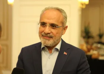 Cumhurbaşkanı Başdanışmanı Topçu, Özügürler Topluluğu’na konuk oldu