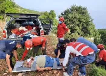Dağlık Alanda Kadın Ve Oğluna Jandarma Ve Akuttan Kurtarma Operasyonu