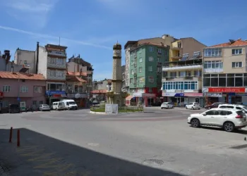 Demi̇rci̇de Maskesi̇z Cadde Ve Meydanlara Çıkılmayacak