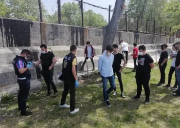 Denize giren gençlere 25 bin TL ceza